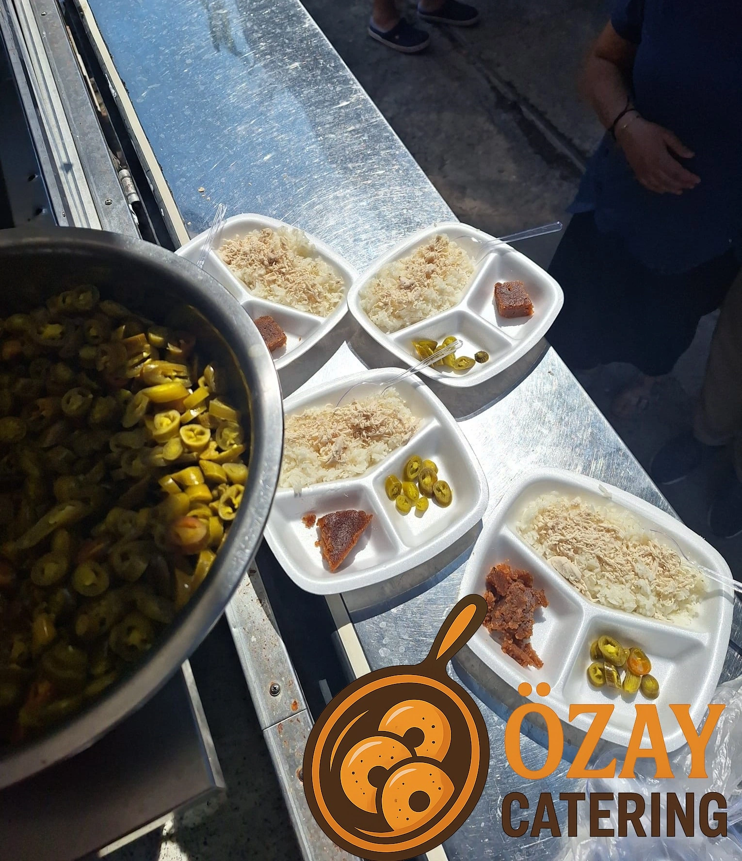 Manisa'da tavuklu pilav hazırlık aşaması - Özay Catering